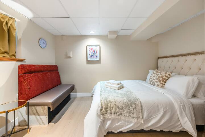 Charming Vancouver Stay Basement Suite gallery image 3