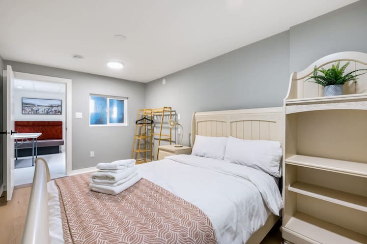 Charming Vancouver Stay Basement Suite