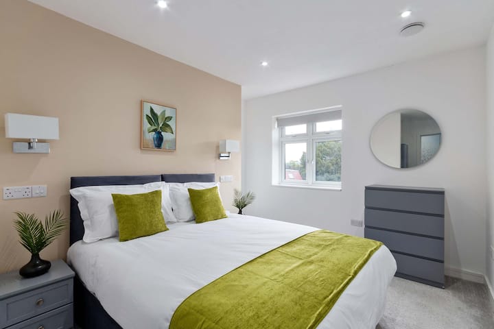 Luxurious 2 Bed Apartment, Close To City Centre - Croydon