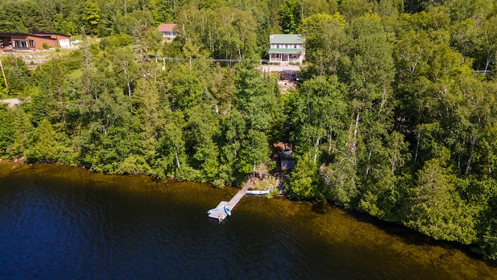 Lac | Table De Billard | Au Pied Du Lac - Laurentides