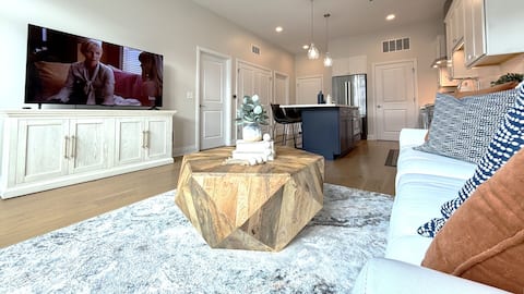 Bridge Park ~ Dublin 1BR/1BA Wonderfully Decorated