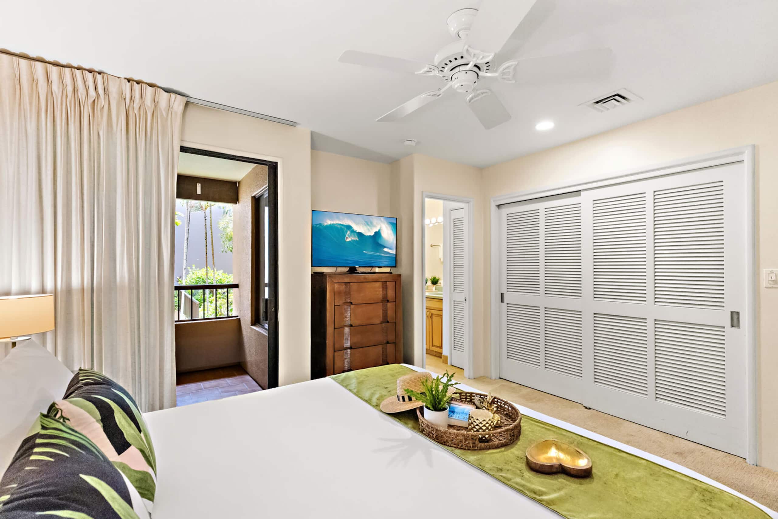 Condo in Lahaina · ★4.86 · 2 bedrooms · 3 beds · 2 private baths - Image 19