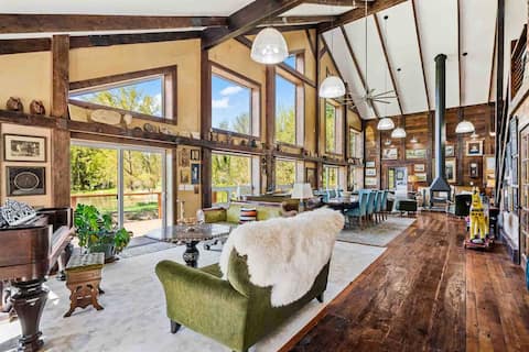 Wondrous Lakeside Historic Home, Acres of Streams,