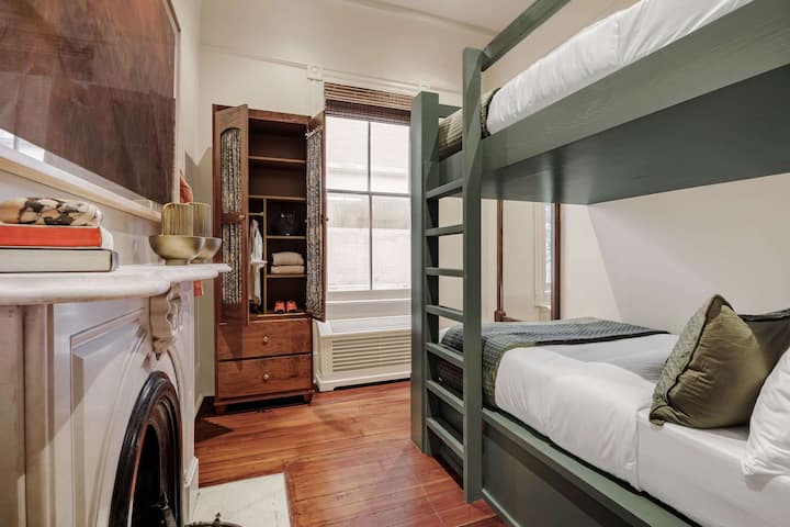 ห้องนอน 1 | เตียงสองชั้นเต็ม | ชั้นแรกของห้องสวีท