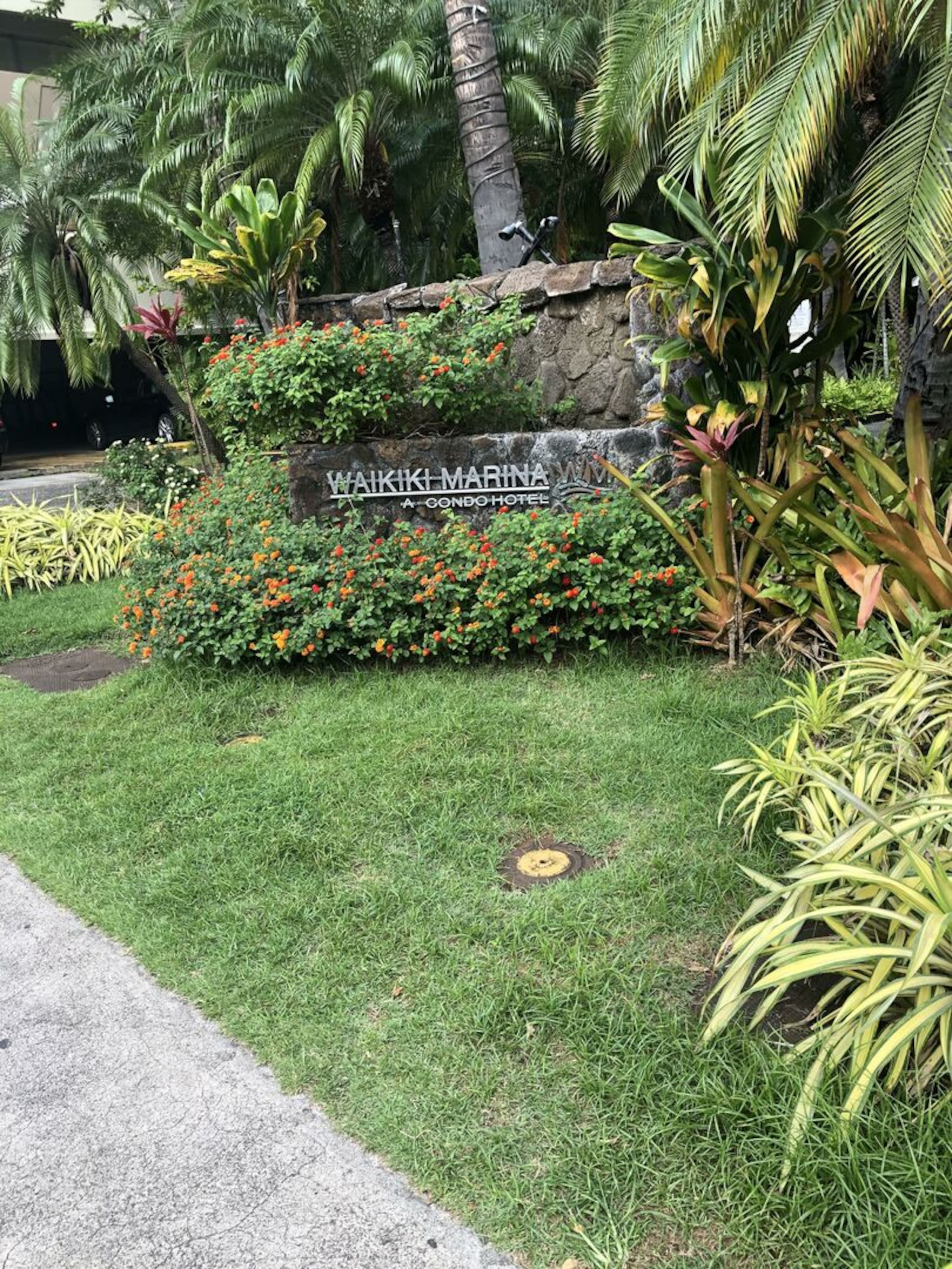 Condo in Honolulu · ★4.63 · 1 bedroom · 3 beds · 1 private bath - Image 13