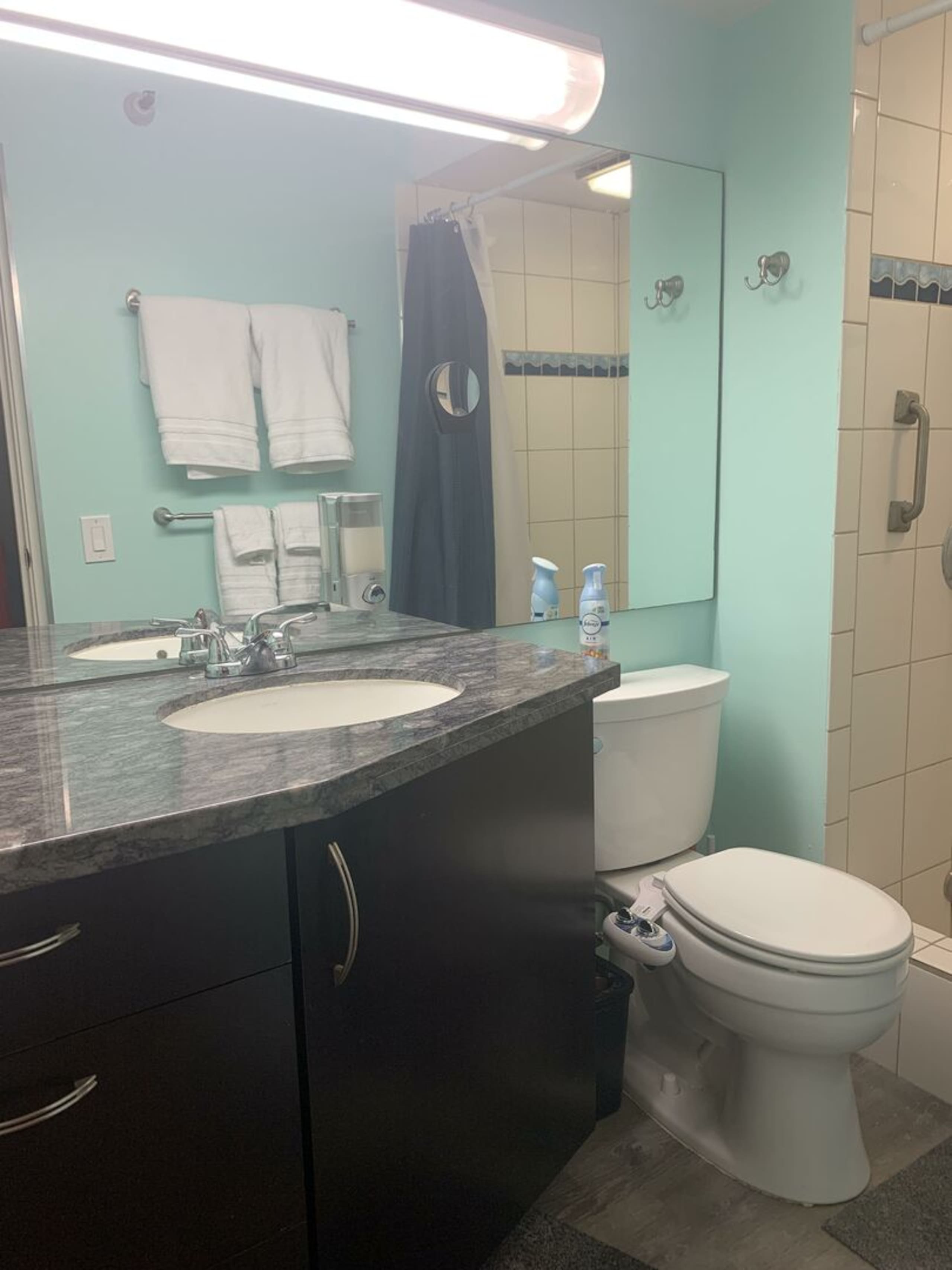 Condo in Honolulu · ★4.63 · 1 bedroom · 3 beds · 1 private bath - Image 9