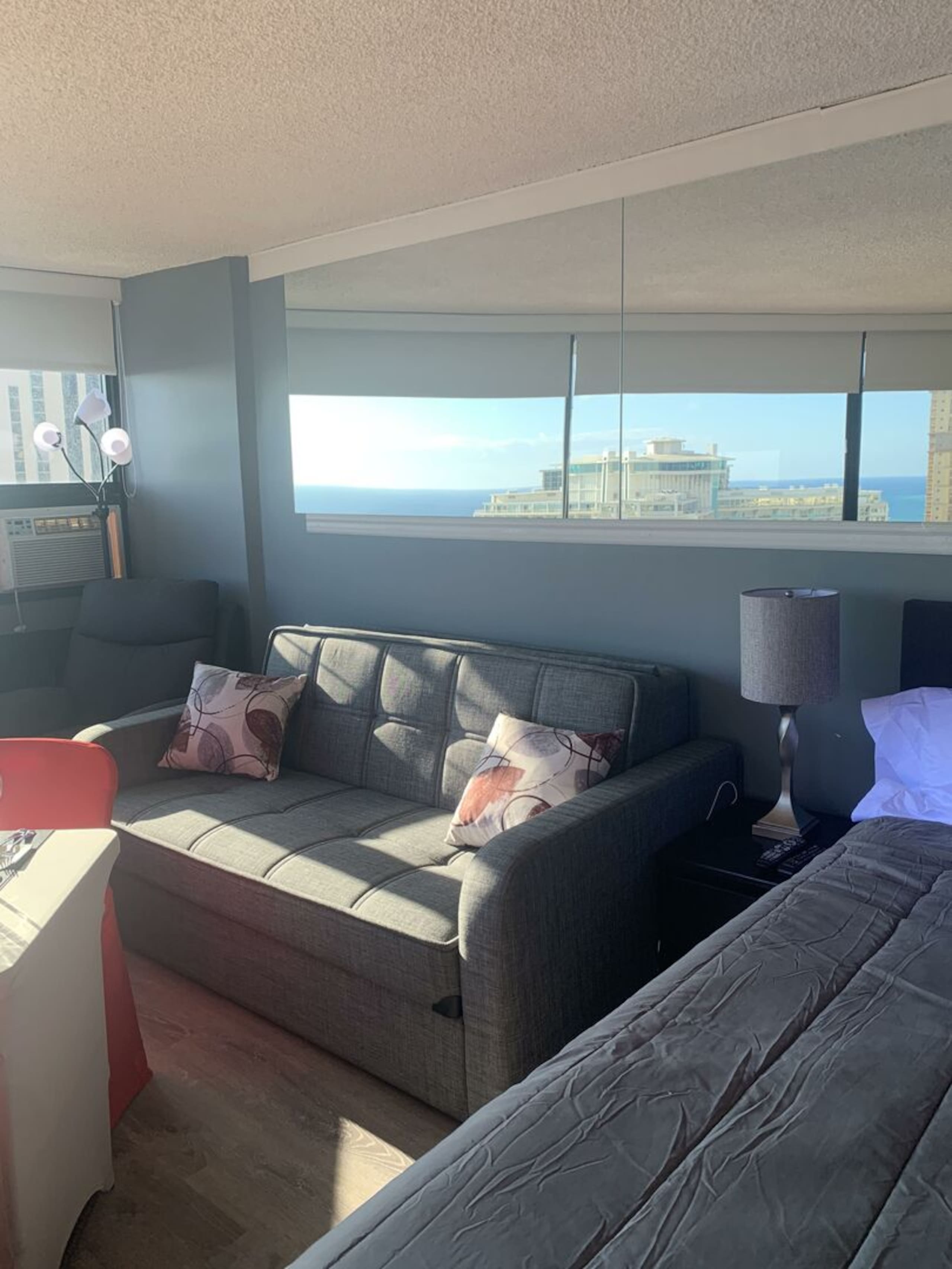 Condo in Honolulu · ★4.63 · 1 bedroom · 3 beds · 1 private bath - Image 8