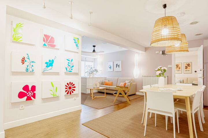 ❤ of San Sebastian | Walk Score 99 | 3 Baths gallery image 2