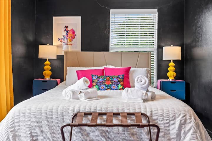 2br Stay | Summer Family Vacation | Near Six Flags - San Antonio, TX