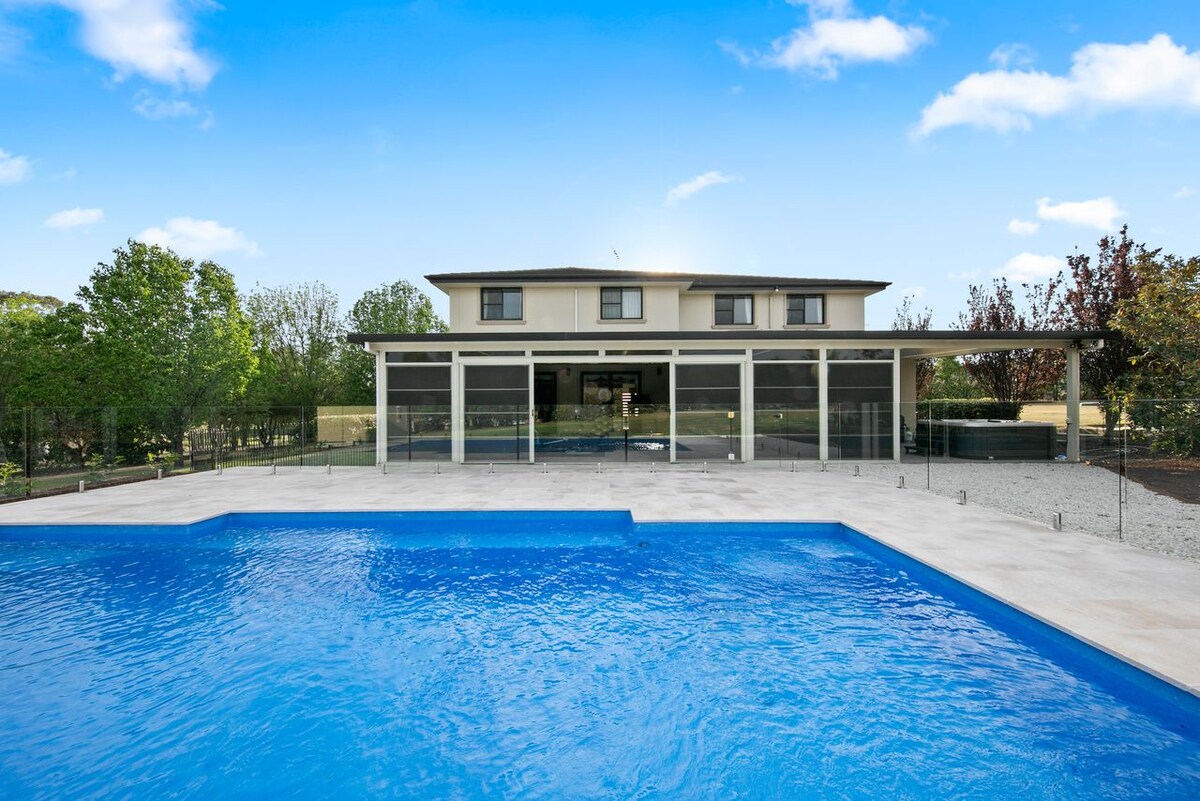 Luxury Estate Hunter Manor Minutes to Wineries - Casas en alquiler en  Nulkaba, Nueva Gales del Sur, Australia - Airbnb, image size:1200x801