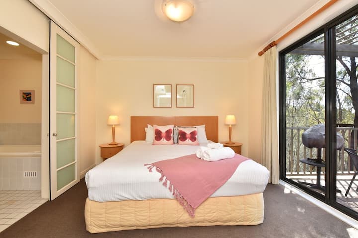 Private Villa Walk To Weddings Golf And Wineries - Hunter Valley