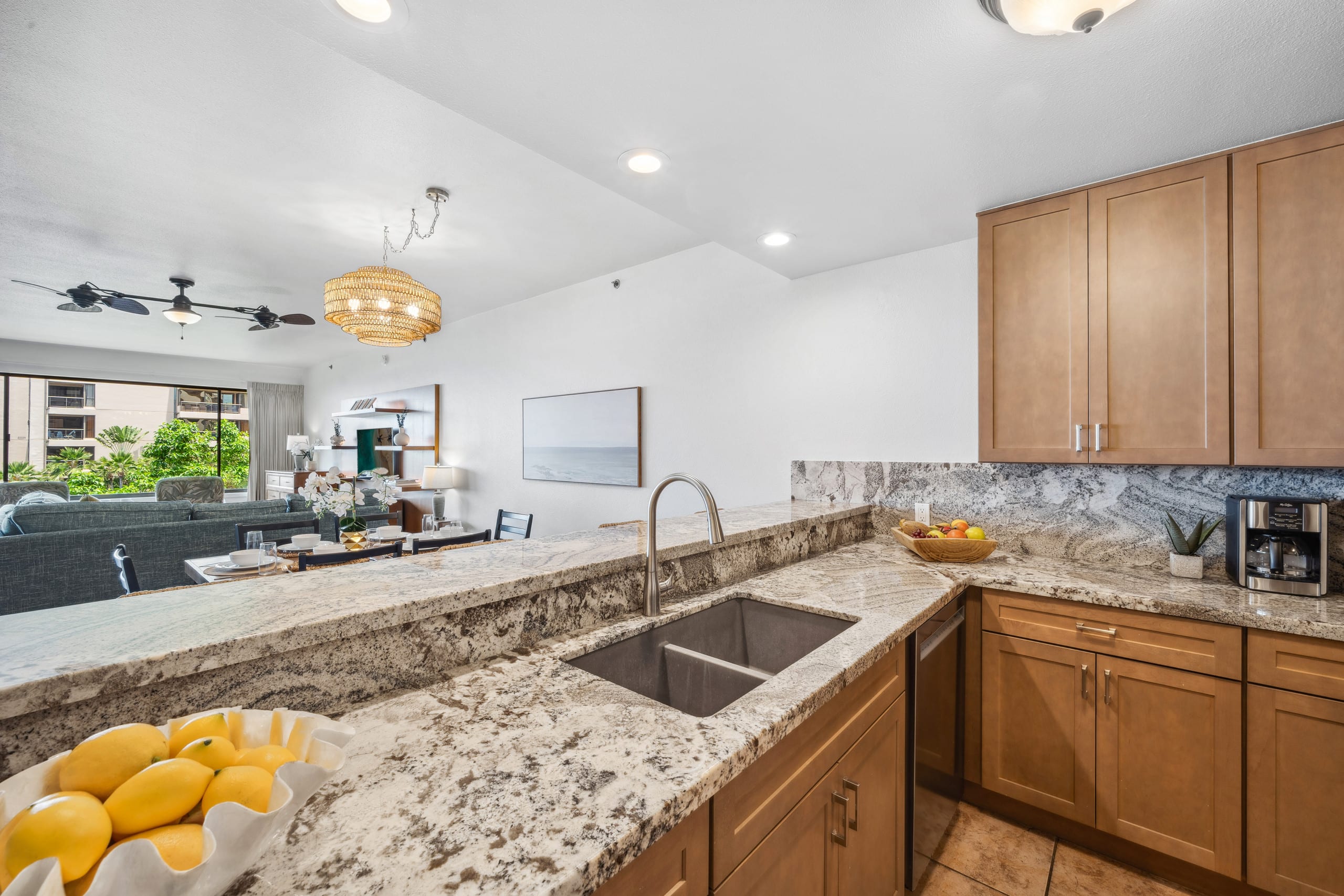 Condo in Lahaina · ★4.86 · 2 bedrooms · 3 beds · 2 baths - Image 9