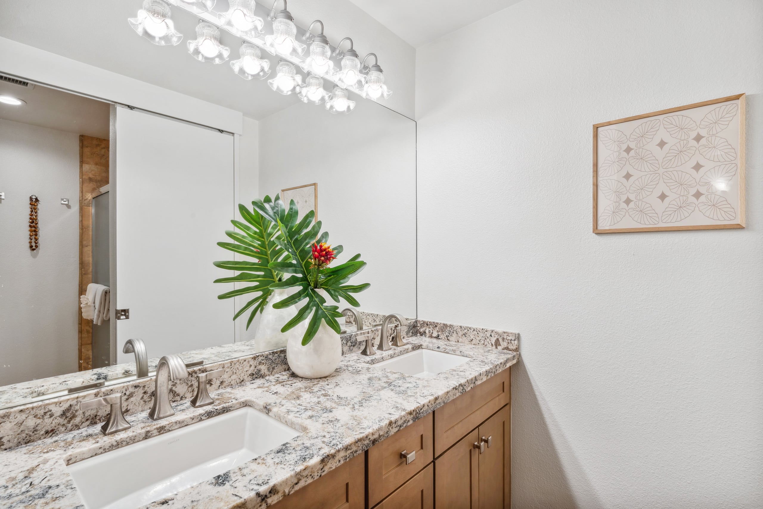 Condo in Lahaina · ★4.86 · 2 bedrooms · 3 beds · 2 baths - Image 25