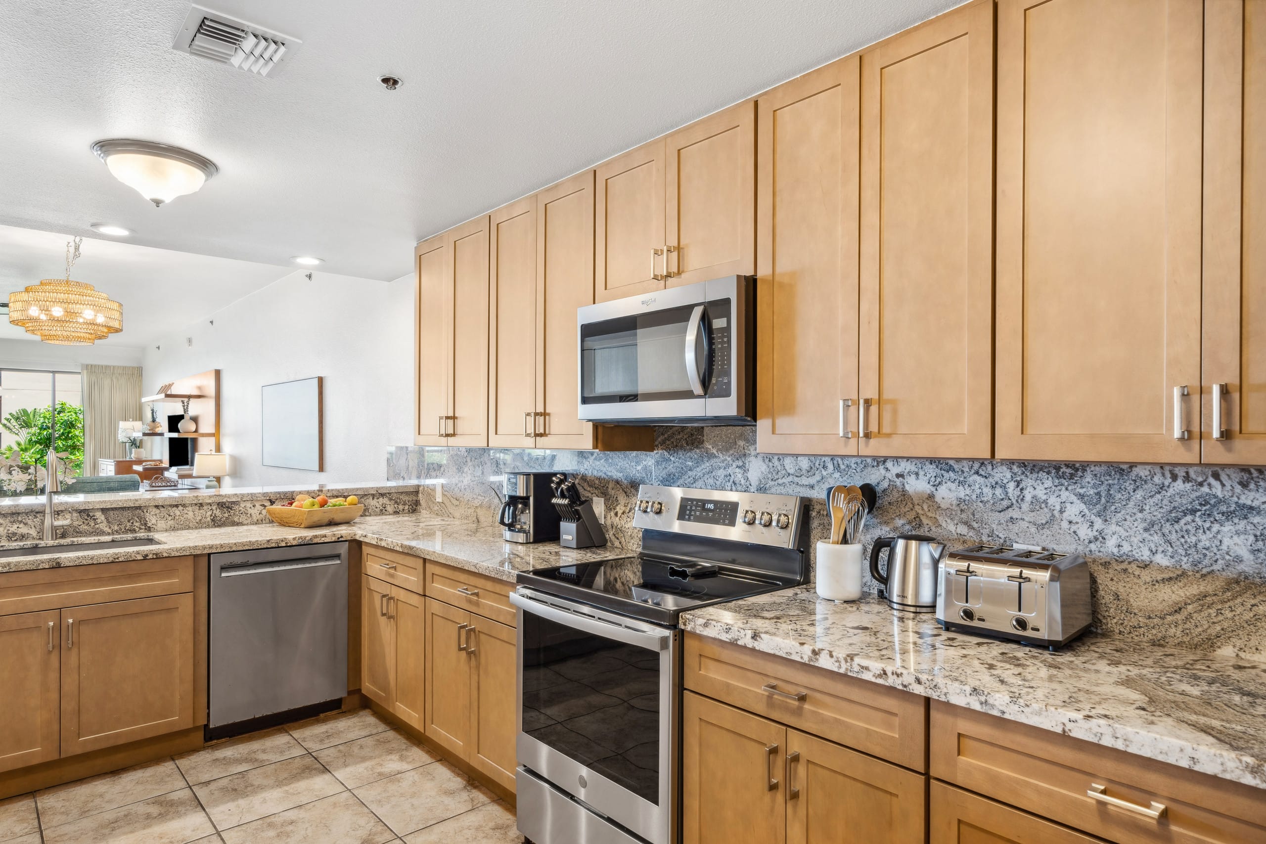 Condo in Lahaina · ★4.86 · 2 bedrooms · 3 beds · 2 baths - Image 10