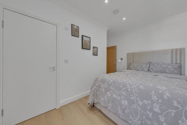 Charming 3B Apartment in Paddington Station gallery image 5