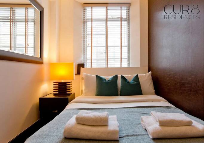 Prestige Sloane Street w/AC near Harrods gallery image 3