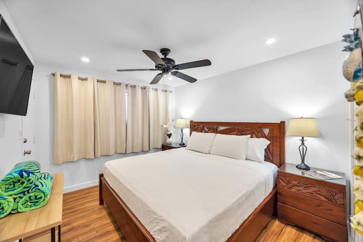 חדר שינה משני עם מיטת קינג