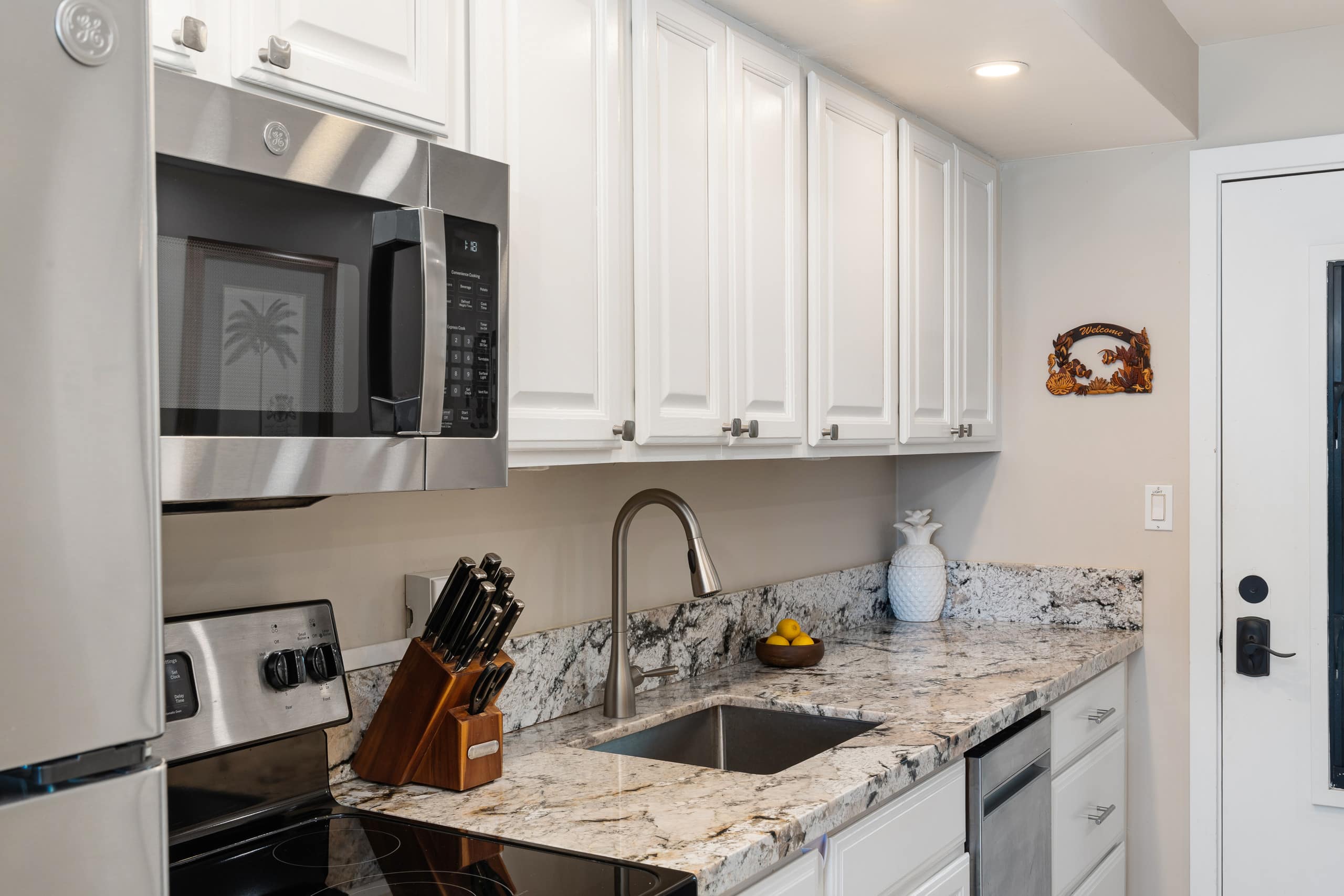 Condo in Lahaina · ★4.95 · Studio · 1 bed · 1 private bath - Image 22