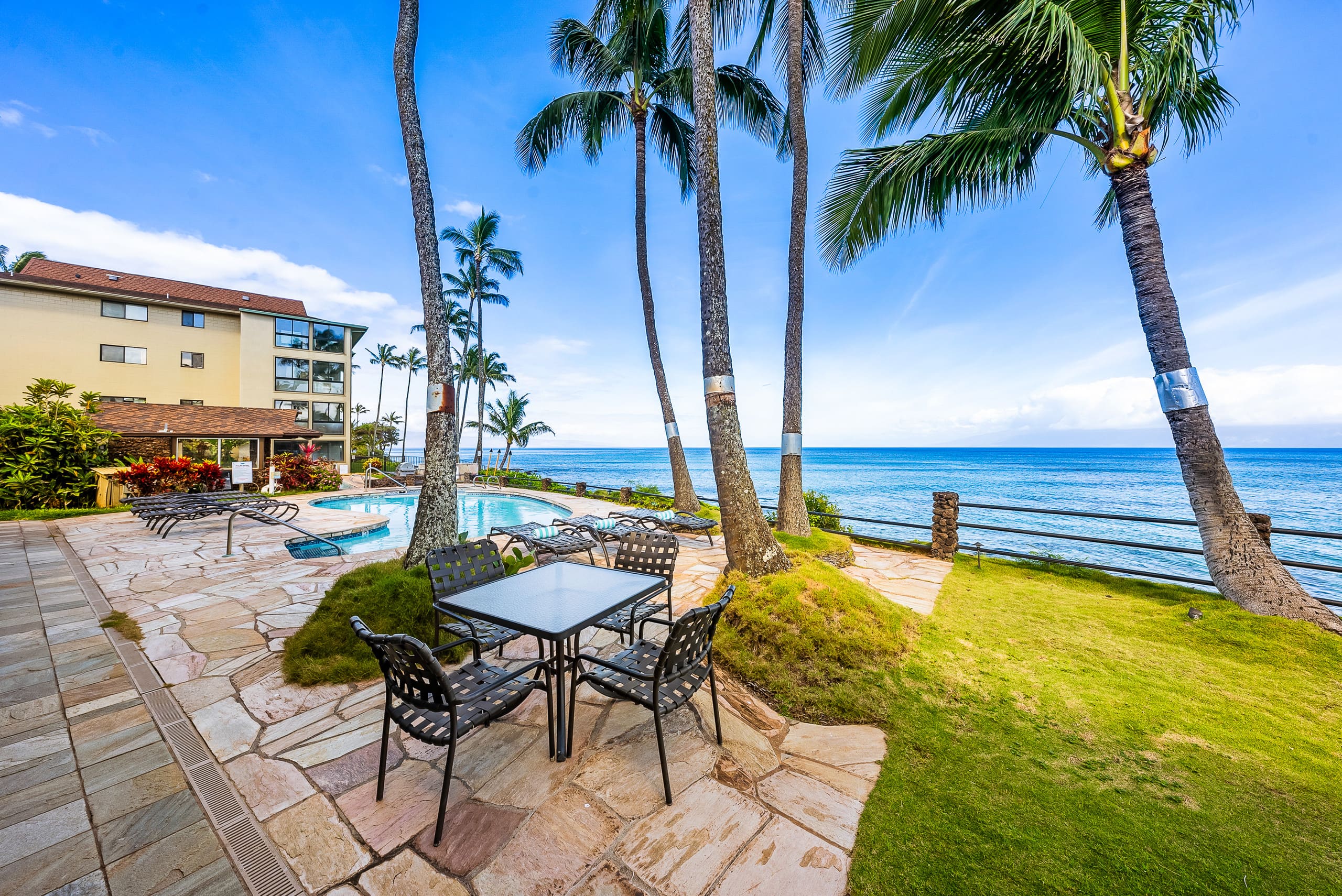 Condo in Lahaina · ★4.95 · Studio · 1 bed · 1 private bath - Image 34