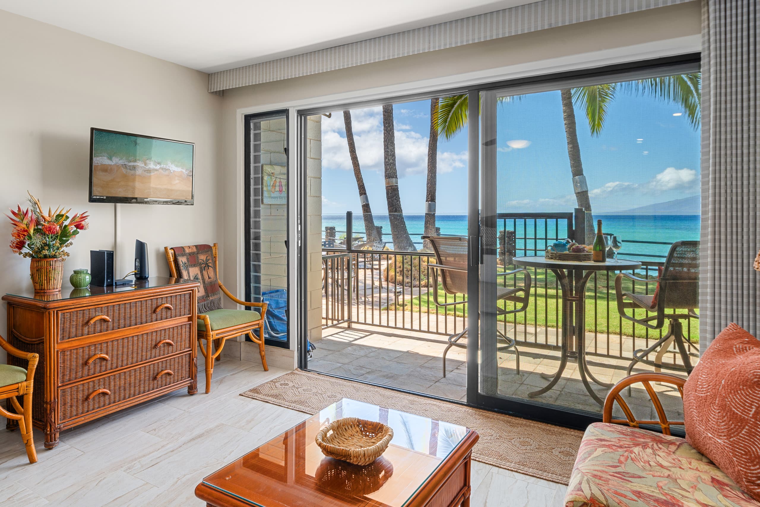 Condo in Lahaina · ★4.95 · Studio · 1 bed · 1 private bath - Image 3