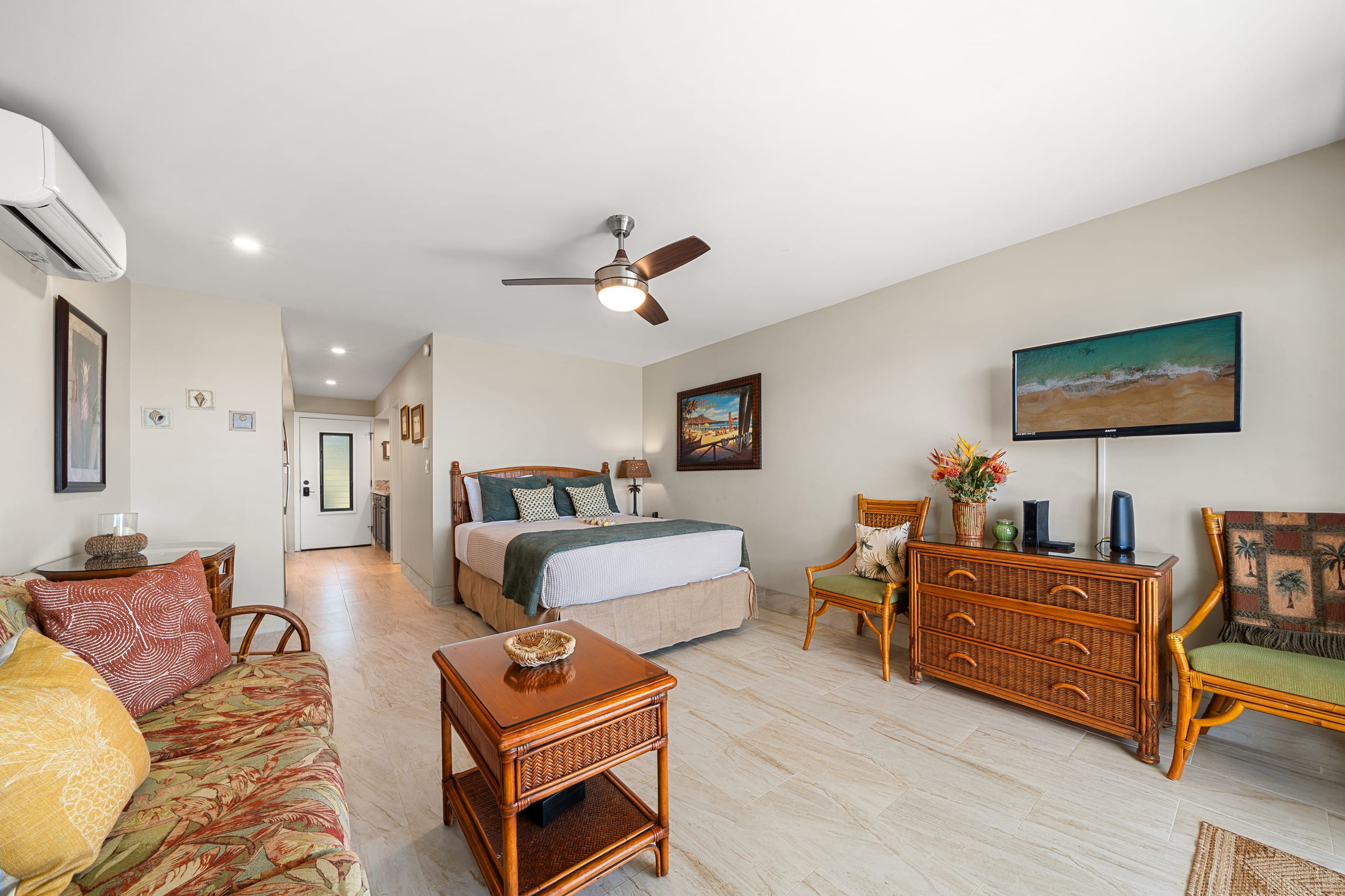Condo in Lahaina · ★4.95 · Studio · 1 bed · 1 private bath - Image 8