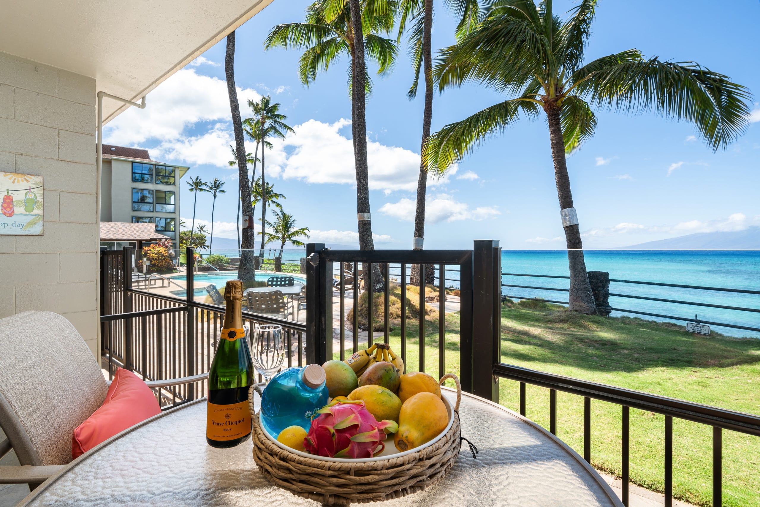 Condo in Lahaina · ★4.95 · Studio · 1 bed · 1 private bath - Image 1