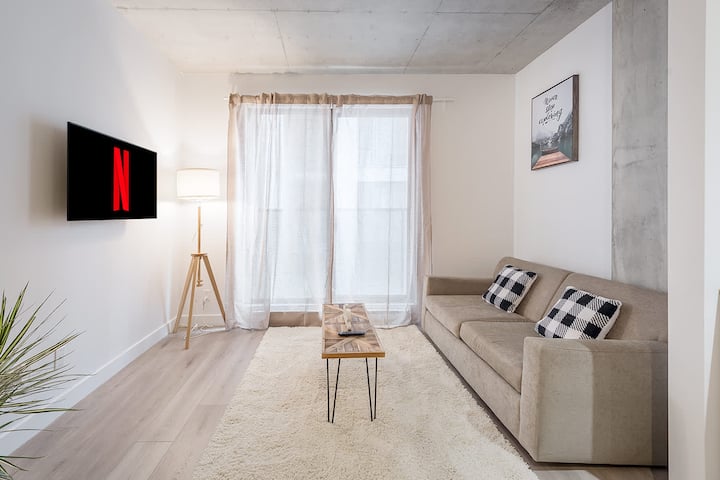 Cozy Hidden Gem In The Heart Of Montreal - Montreal