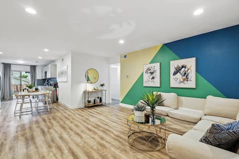 Successful Airbnb property: 2-BD/2-BA Apartment w Pool & Patio in Vickery Meadow