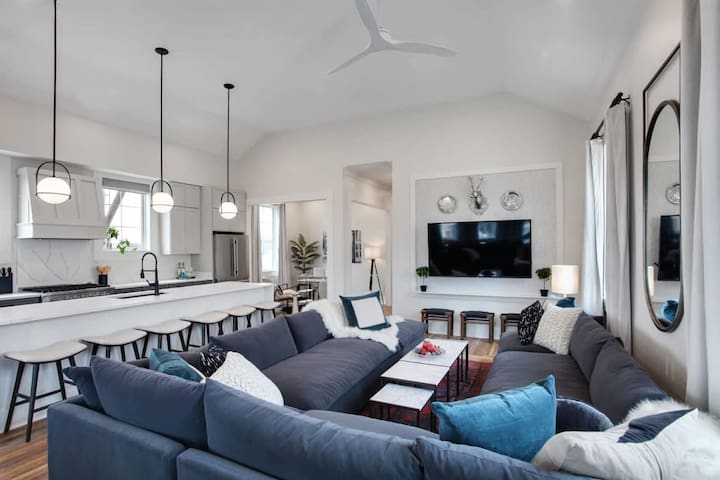 Modern Home | Heated Pool