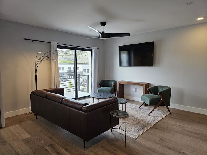 Dog Friendly! The Mayfly Hotel, Unit 1e - Salida, CO