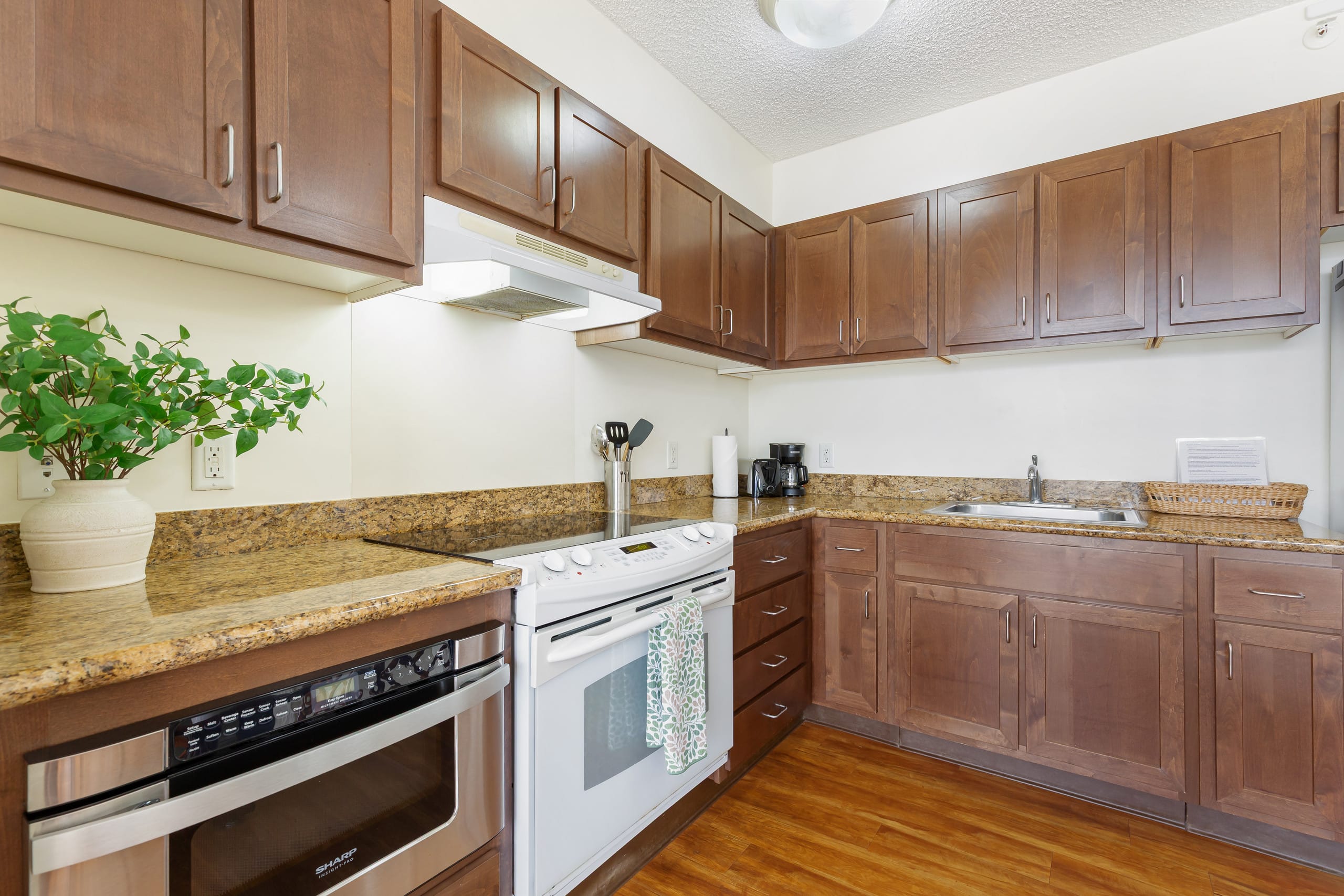 Condo in Honolulu · ★4.76 · 1 bedroom · 1 bed · 1 private bath - Image 10