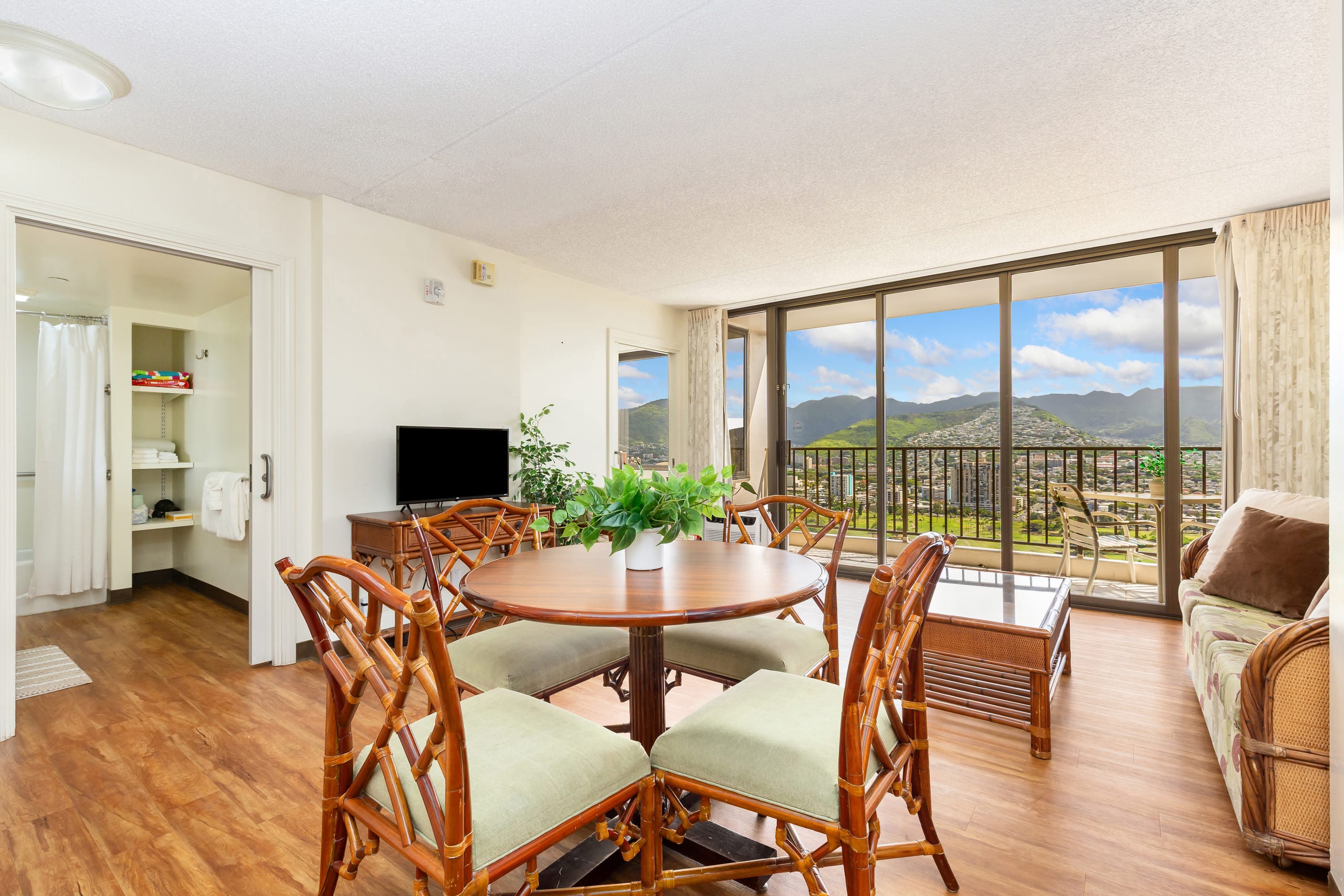 Condo in Honolulu · ★4.76 · 1 bedroom · 1 bed · 1 private bath - Image 7
