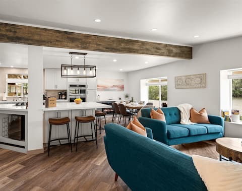 Top performing Airbnb: Sedona Modern Home, Private Yard + Hot Tub, Sundec in Sedona