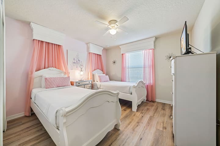 Dhomë gjumi 6 me 2 krevate tek