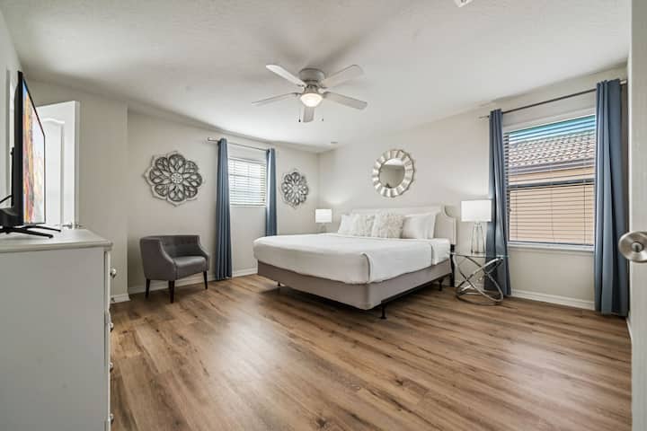 Dhomë gjumi 2 me një krevat dopio "king" dhe një banjë private