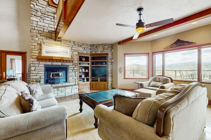 Vacasa Colorado managed Airbnb listing 1