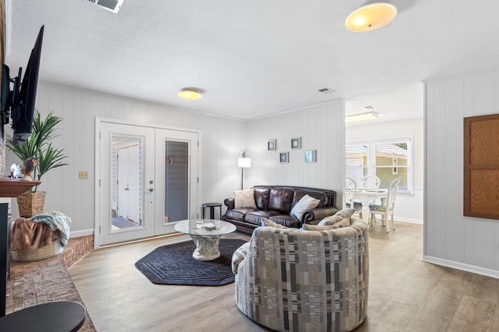 Pet-friendly Family Fun In Wilmington With Hot Tub - Wilmington, NC
