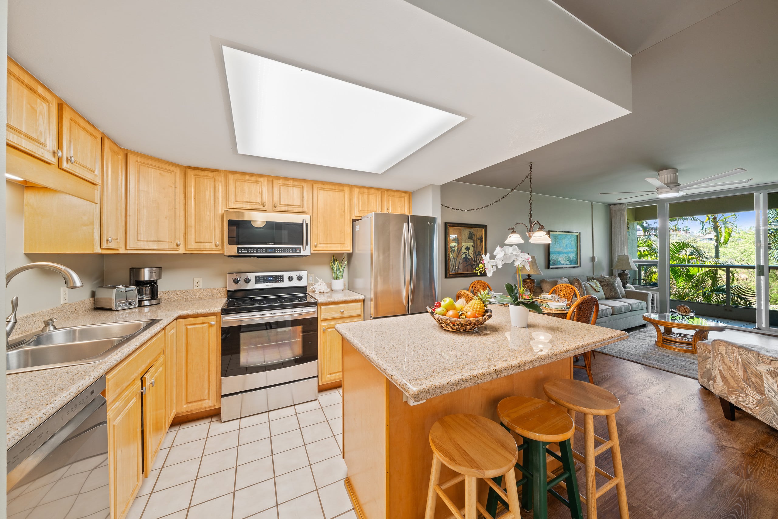 Maui Banyan H207 Tropical By Beach, Pool Hot Tub! - Image 11