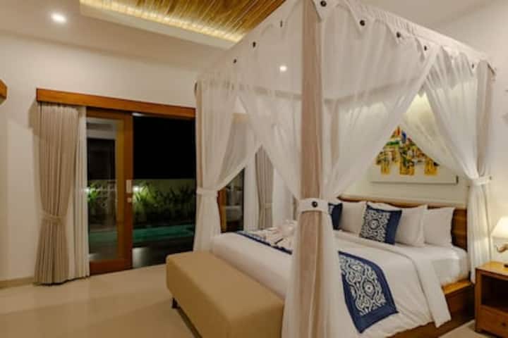 Green Weca · Vila ya Bwawa la Kujitegemea yenye Amani na Serene Karibu na Ubud