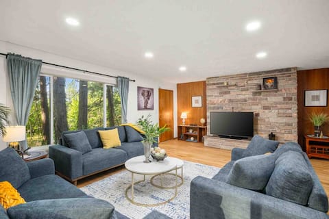 Wonderful Forested Retreat, Hot Tub, Pet Friendly,