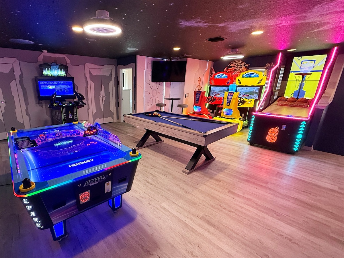 9BR Arcade Home w/2 Theaters & Pool/Spa Oasis