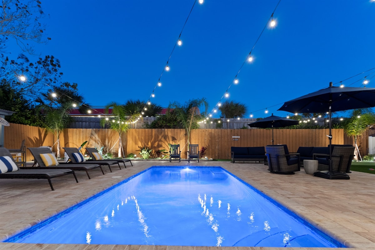 Family Beach Retreat/ Heated Pool/ Game Room