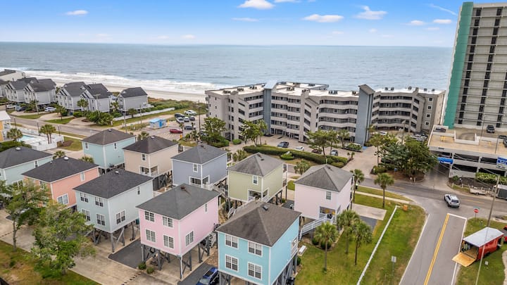 Garden City Beach House | 1 Block To The Ocean - Garden City, SC