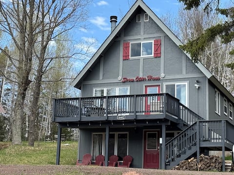Mountain View Chalet with Sauna, and Fireplace