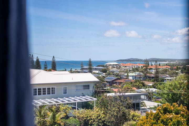 Alli-belle – Oceanstays – Yamba Hill