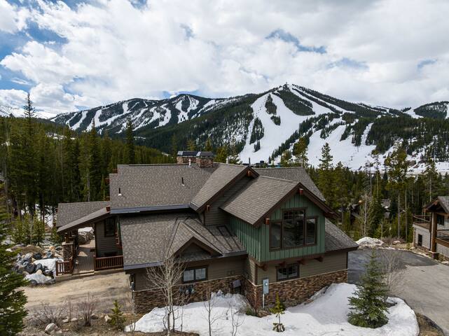 Visit Vacation Rentals managed Airbnb listing 3