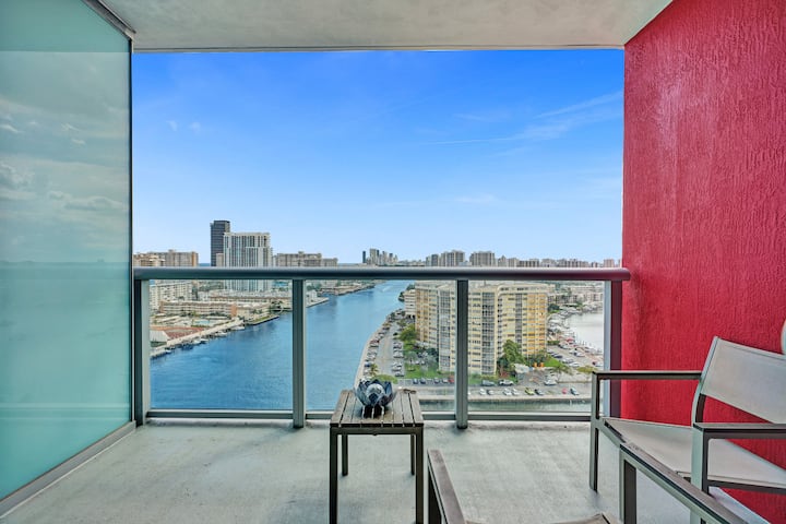 Cozy Studio Resort Access Near Beach Pool 1907 - Hallandale Beach, FL