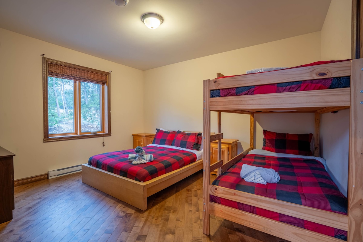 Საძინებელი 2 - ორადგილიანი საწოლი - ერთადგილიანი საწოლი