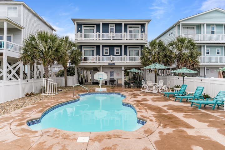 Beach Bubbles A 5 Bdrm 4 Bath Home - Oak Island, NC