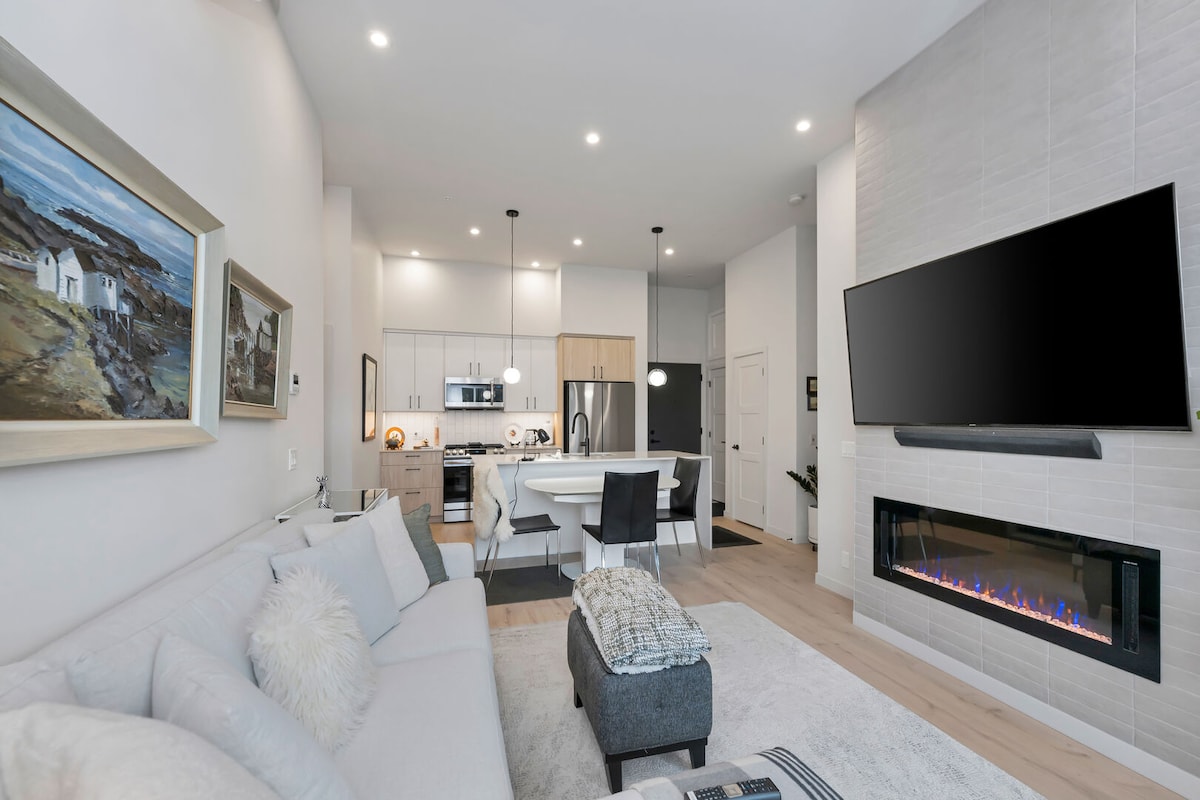 Visual Reference: Whirlaway Luxurious Penthouse By Victoria Prime